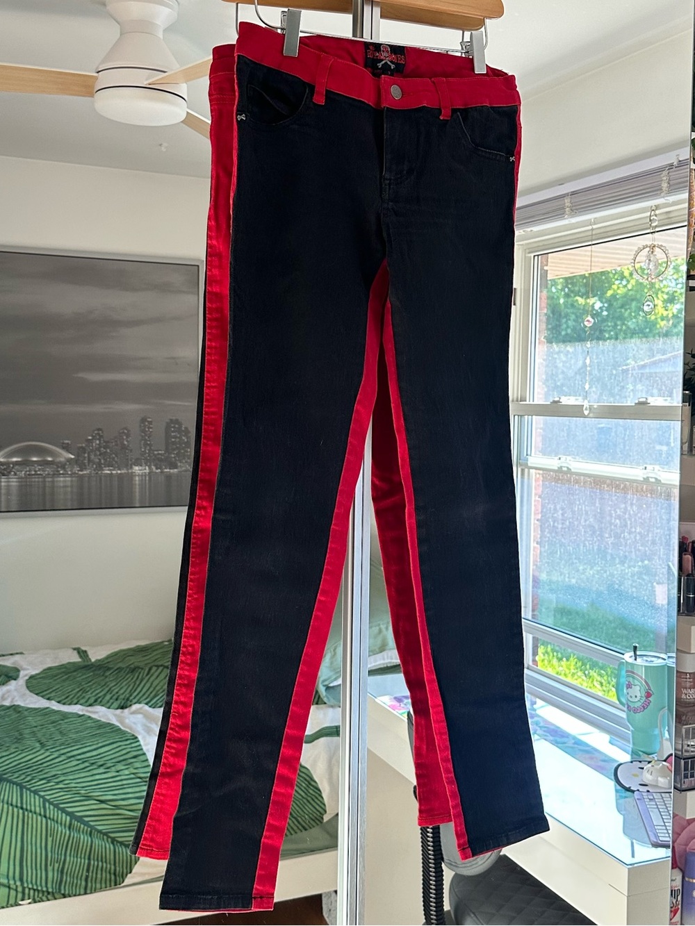 2010s Hot Topic Split Leg Red & Black Skinny Jeans - Size 9